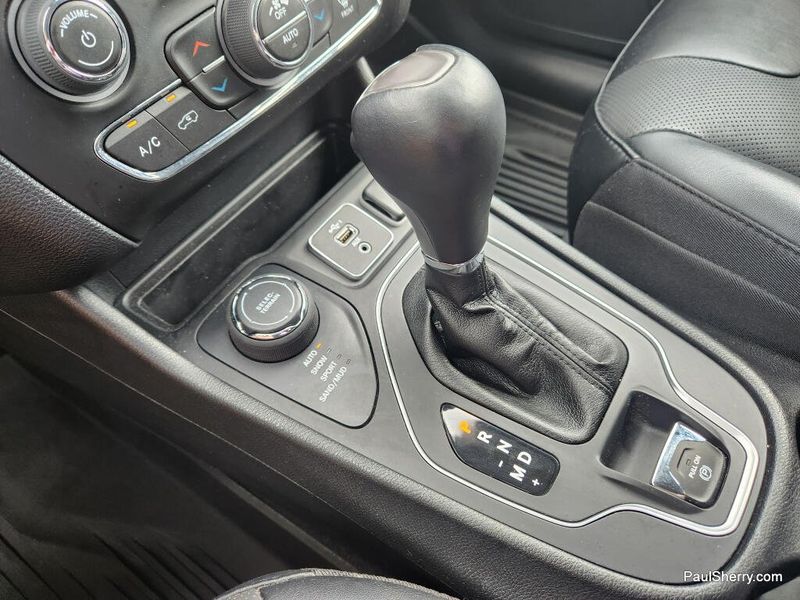 Used 2022 Jeep Cherokee Latitude Lux