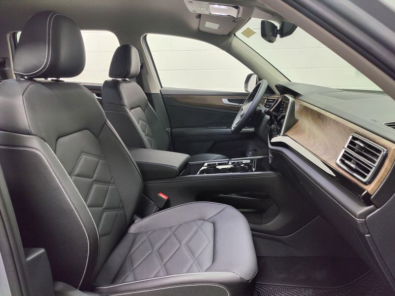 2025 Volkswagen Atlas SE AWD w/Technology PkgImage 5