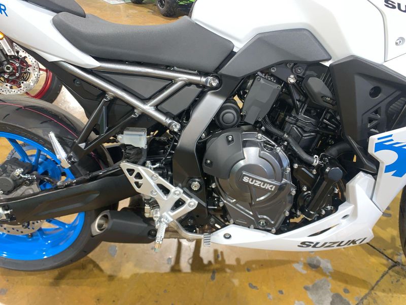 New 2026 Suzuki GSX-8R Image 19