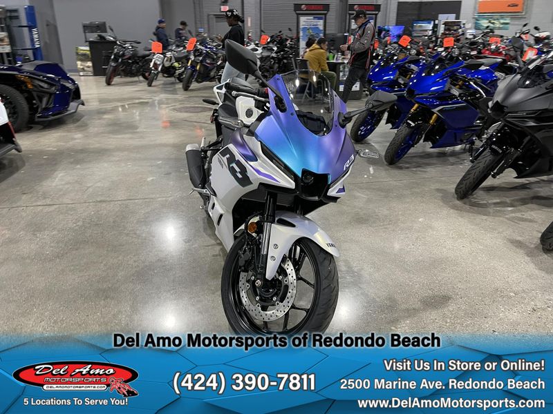 2025 Yamaha YZF-R3 ABS Image 3