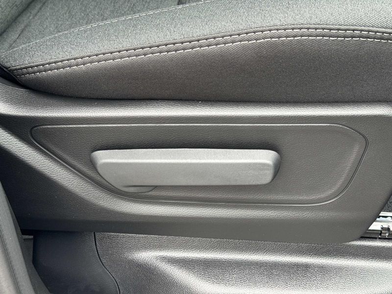 New 2026 RAM 1500 Big Horn Crew Cab 4x2 5'7' Box