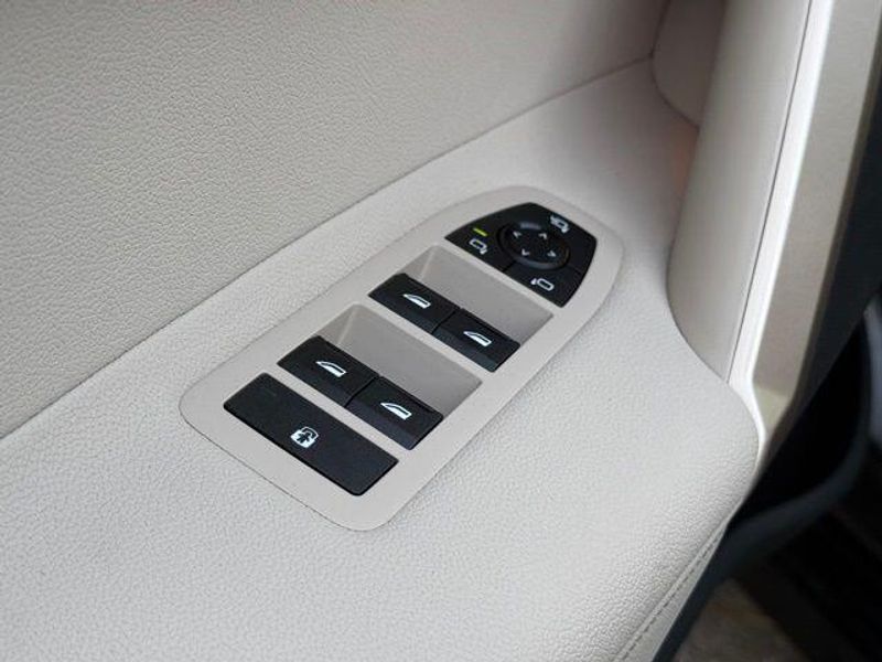 New 2026 BMW iX xDrive45Image 16