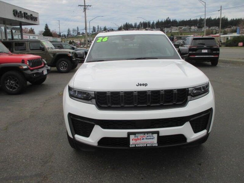 New 2026 Jeep Grand Cherokee Laredo Altitude 4x4Image 3