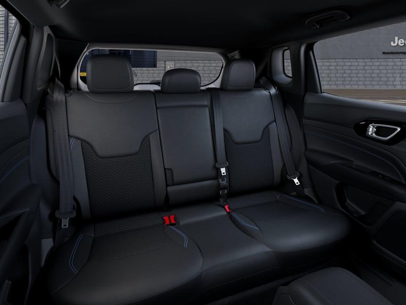 New 2026 Jeep Compass Latitude Altitude 4x4Image 15