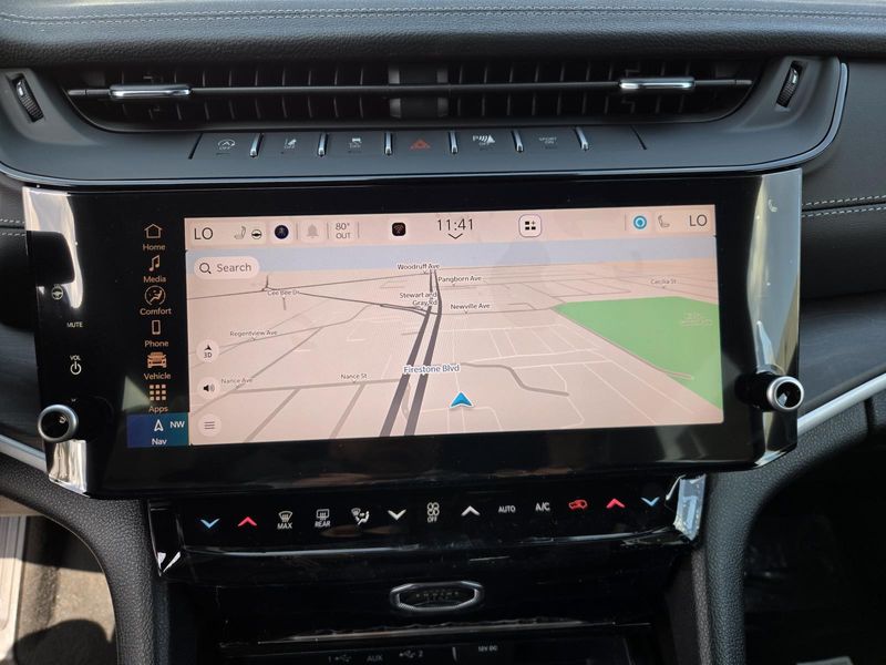 New 2026 Jeep Grand Cherokee L Laredo Altitude 4x2