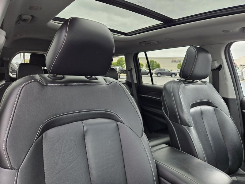 Used 2022 Jeep Grand Cherokee L Limited 4x2