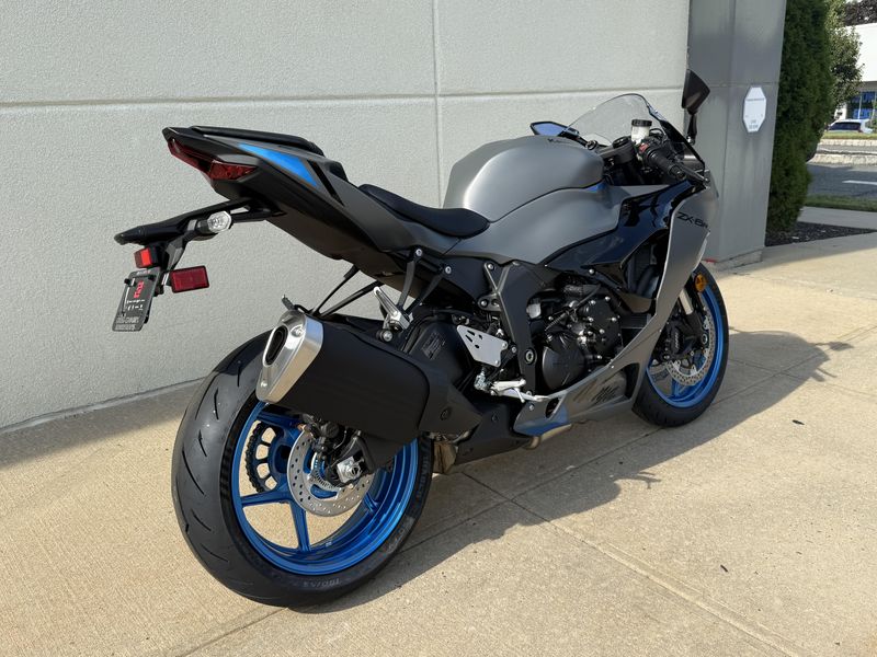 2026 Kawasaki NINJA ZX 6R ABSImage 3