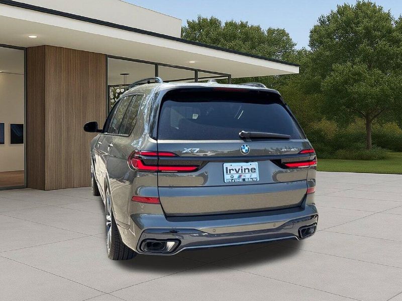 New 2027 BMW X7 xDrive40iImage 11