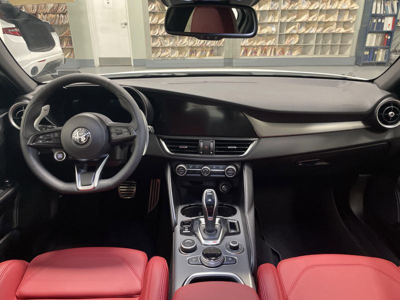 New 2025 Alfa Romeo Giulia AwdImage 16