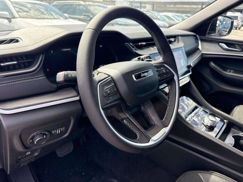 New 2026 Jeep Grand Cherokee Laredo Altitude 4x4
