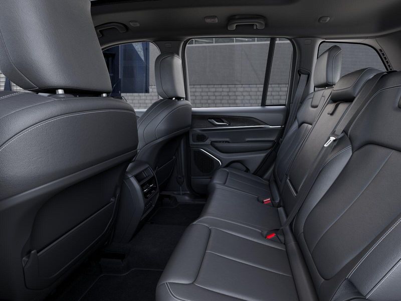 New 2026 Jeep Grand Cherokee Limited 4x4Image 23