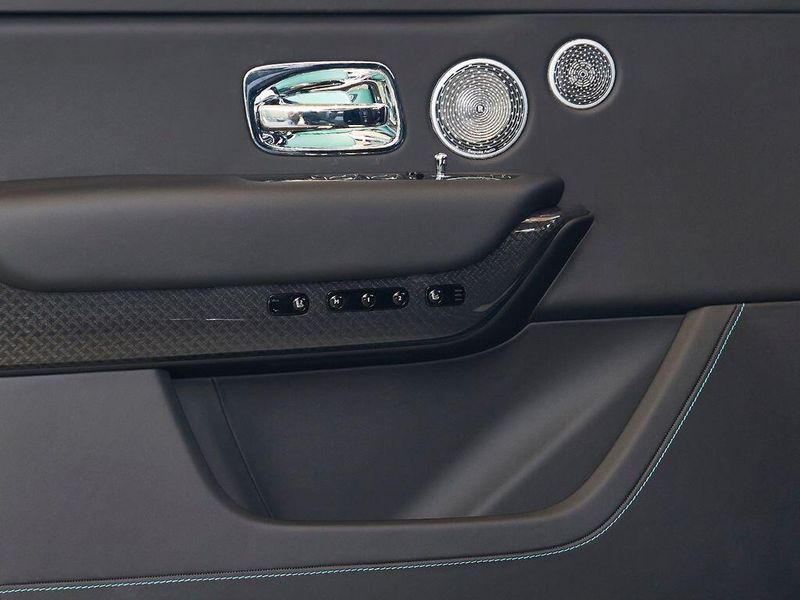 New 2027 Rolls-Royce Cullinan Black BadgeImage 14
