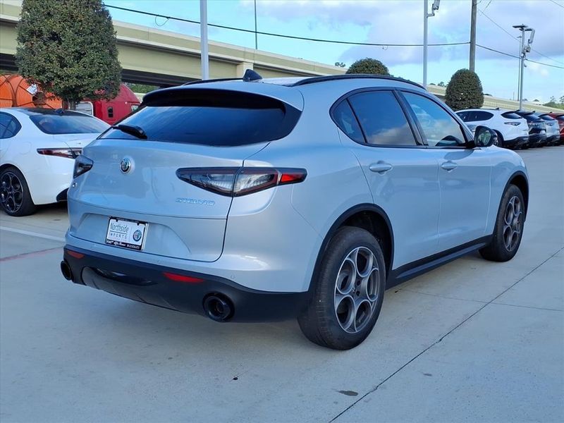 New 2025 Alfa Romeo Stelvio AwdImage 6