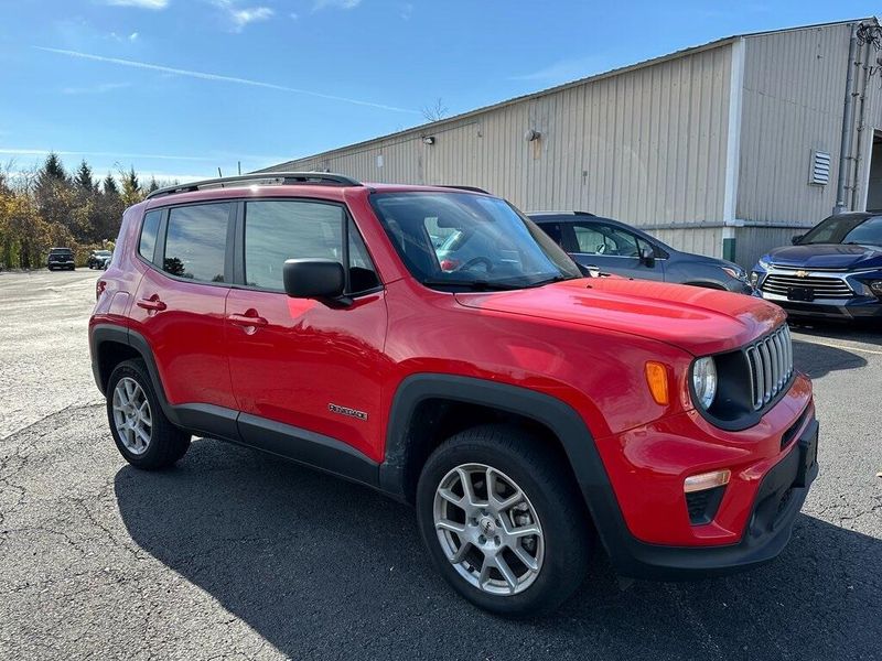 2022 Jeep Renegade LatitudeImage 1