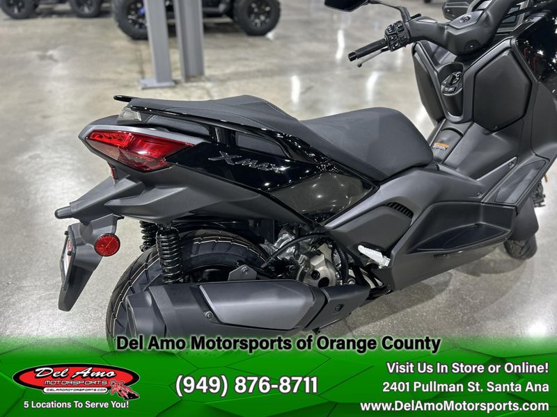 2025 Yamaha Xmax Image 4