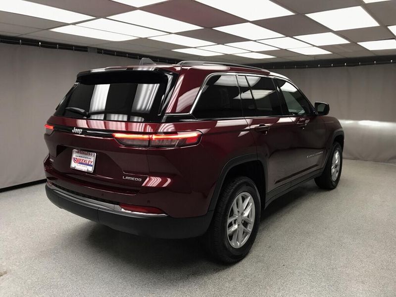 New 2026 Jeep Grand Cherokee Laredo X 4x4Image 12