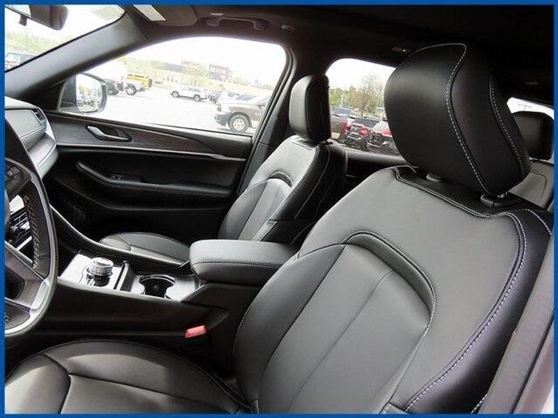 2025 Jeep Grand Cherokee LimitedImage 13