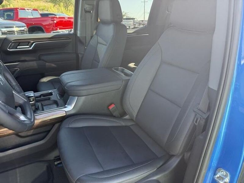 2025 Chevrolet Silverado 1500 RST photo 30