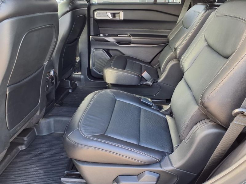 Used 2020 Ford Explorer LimitedImage 17
