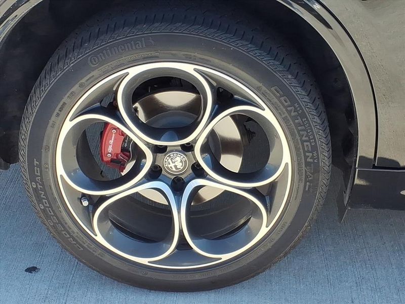 Used 2024 Alfa Romeo Stelvio VeloceImage 13