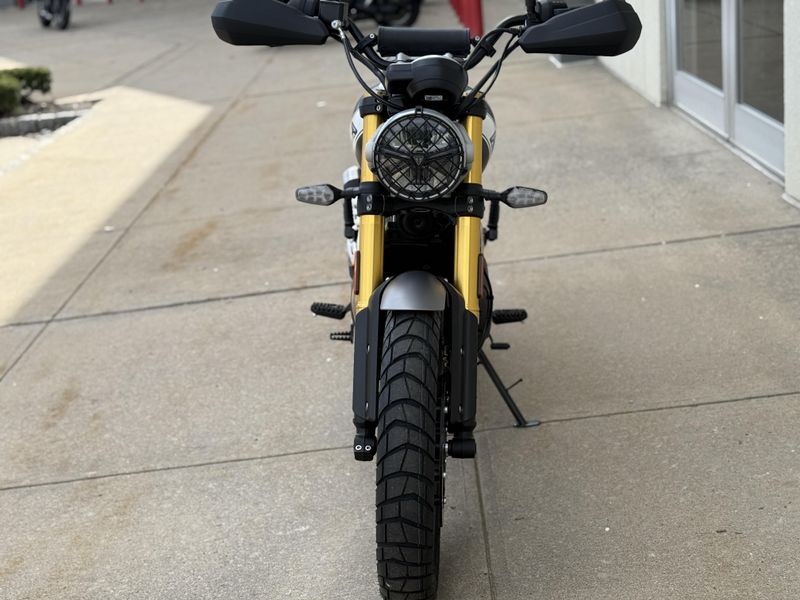 2025 Triumph SCRAMBLER 400 XImage 4