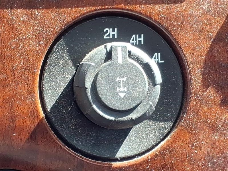 Used 2013 Ford F-250 King RanchImage 26