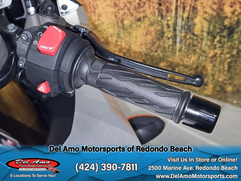 New 2025 Suzuki GSX-R1000 Image 3