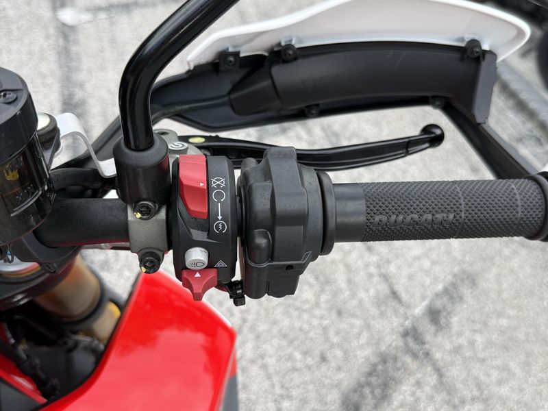 Used 2025 Ducati HYPERMOTARD 950 SP 