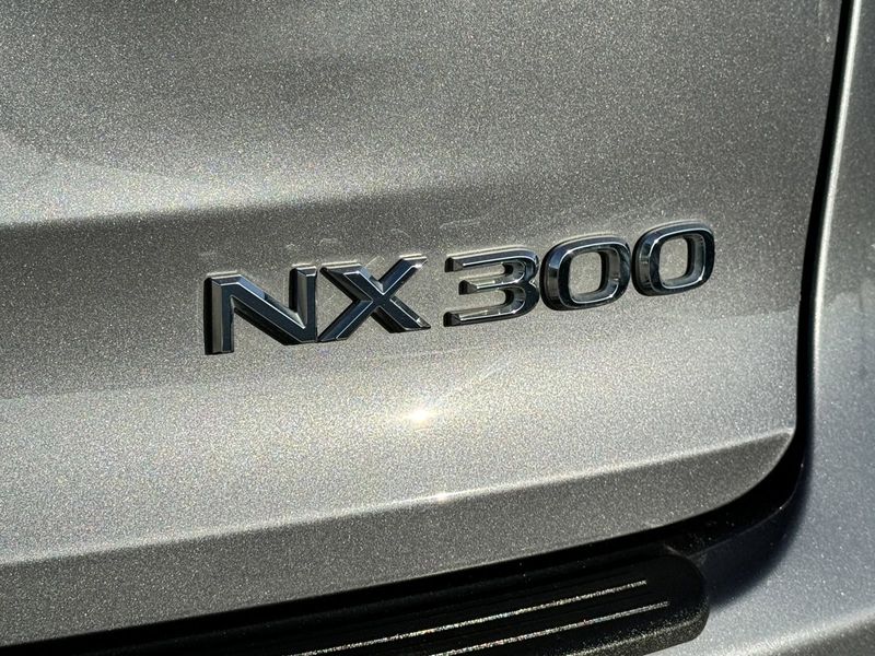 2019 Lexus NX 300Image 12