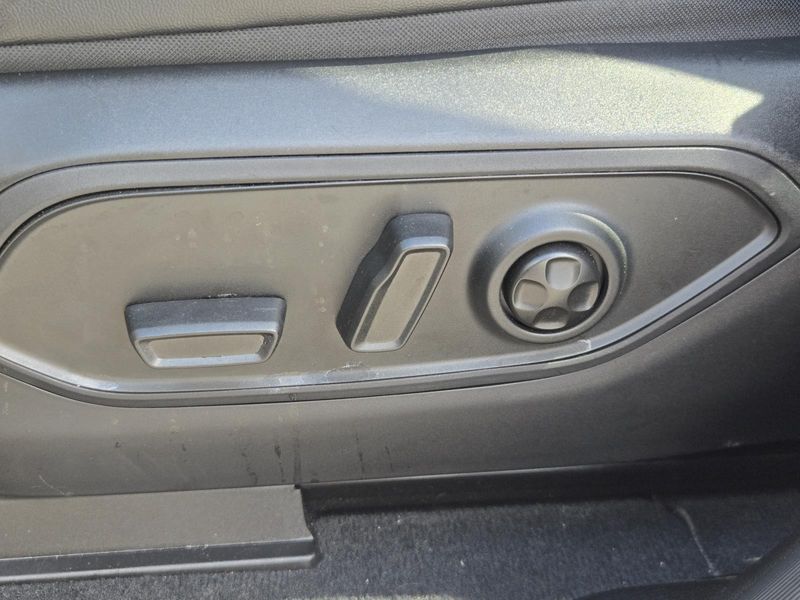 Used 2025 Jeep Grand Cherokee Altitude X 4x2
