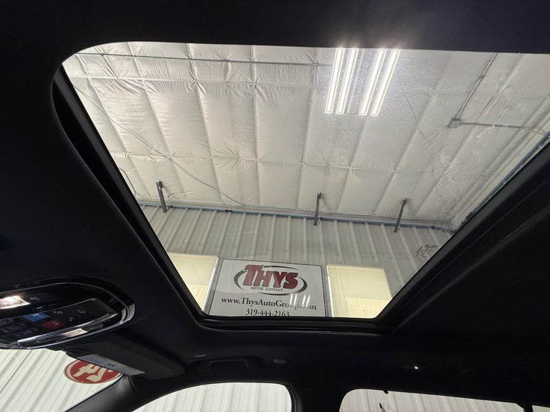 Used 2024 Jeep Grand Cherokee L OverlandImage 25