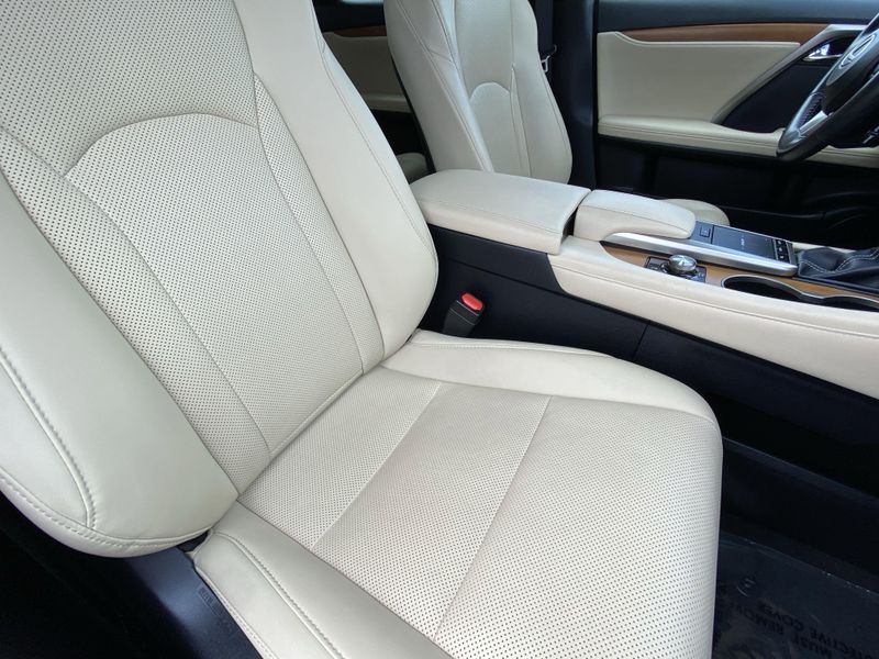 2022 Lexus RX 350Image 13