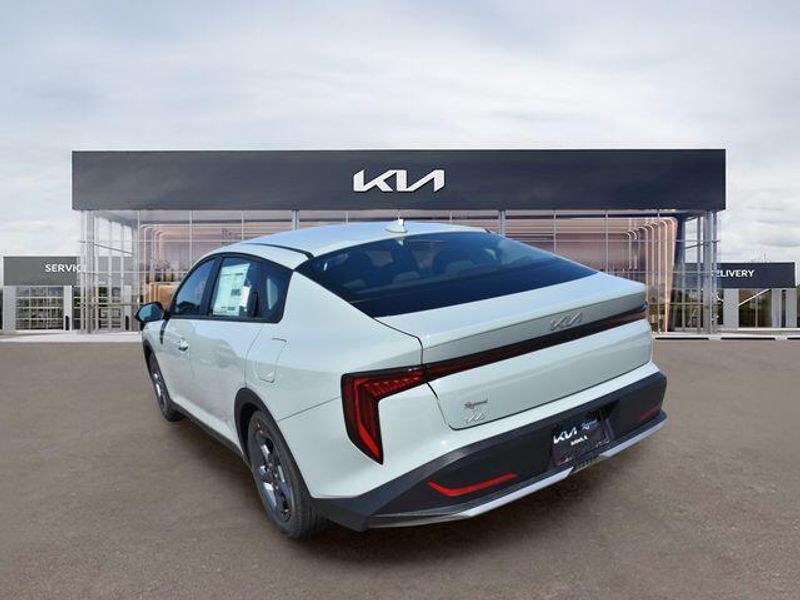 New 2026 Kia K4 LXSImage 6