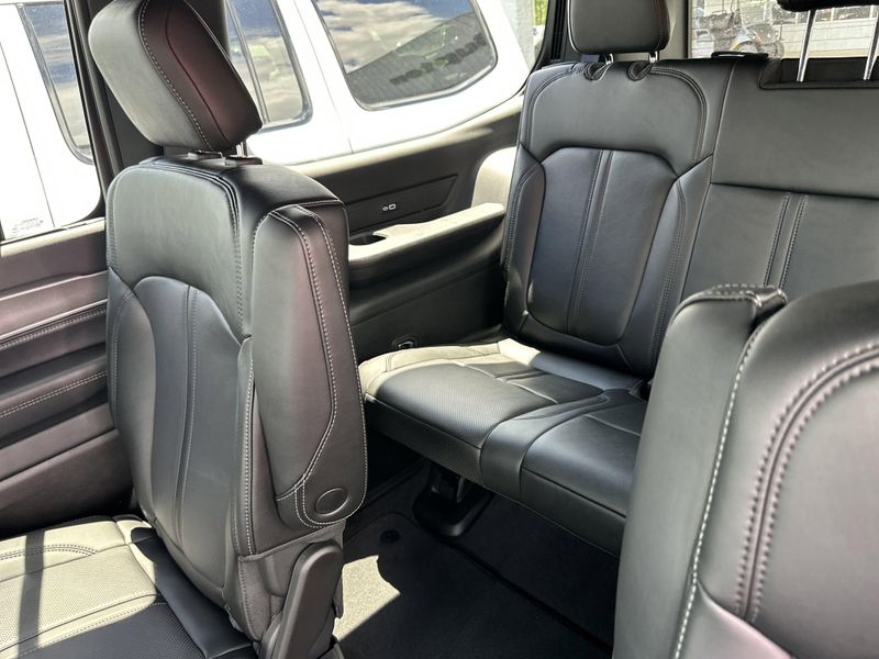 2025 Jeep Wagoneer Carbide 4x4Image 18