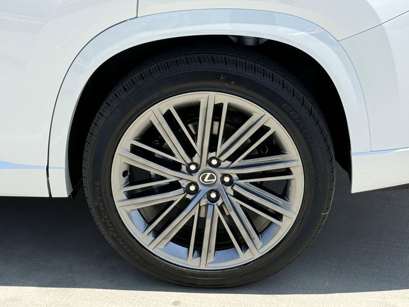 2025 LEXUS TX 350 LuxuryImage 16