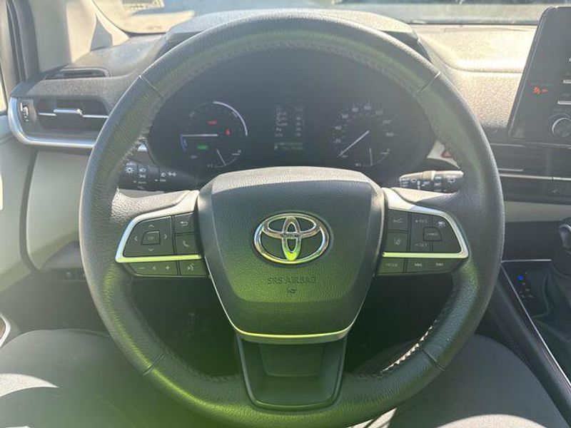 Used 2023 Toyota Sienna XLEImage 10