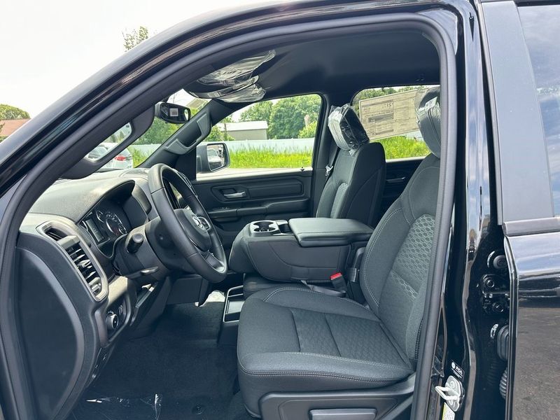 2025 RAM 1500 Tradesman Crew Cab 4x4 5