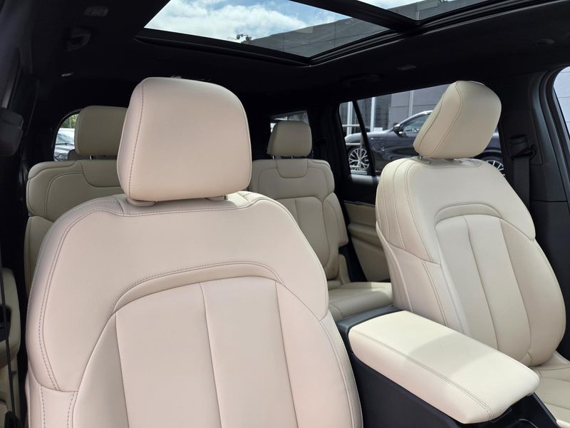New 2026 Jeep Grand Cherokee L Limited 4x2