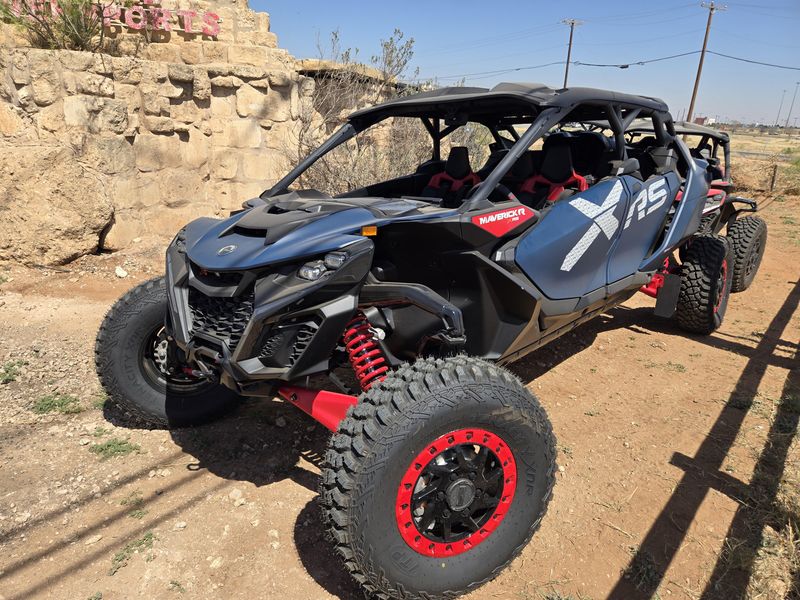 NEW 2026 CAN-AM MAVERICK R MAX X WITH SMARTSHOX 999T DCT Image 3