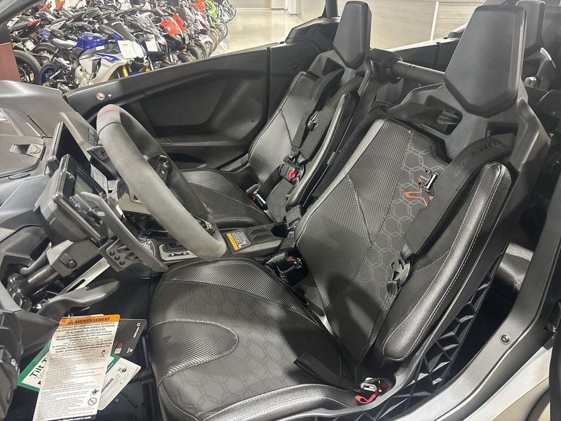 New 2026 Can-Am MAVERICK R MAX X RS 999T DCT Image 20