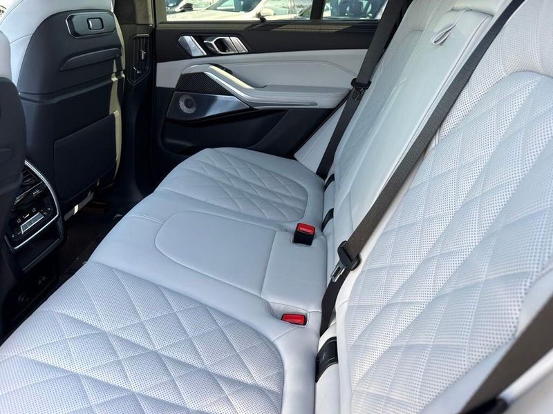 Used 2026 BMW X5 M60iImage 32