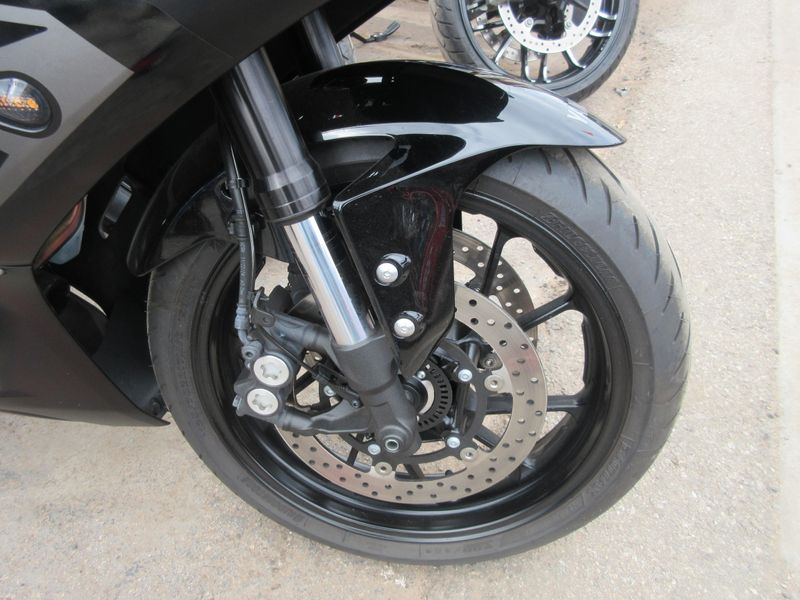 USED 2025 YAMAHA YZF-R7 CA Image 13