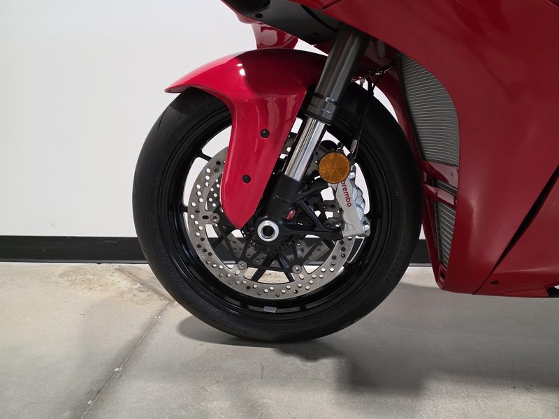 New 2025 Ducati Panigale V4 