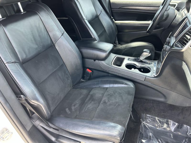 Used 2018 Jeep Grand Cherokee AltitudeImage 11