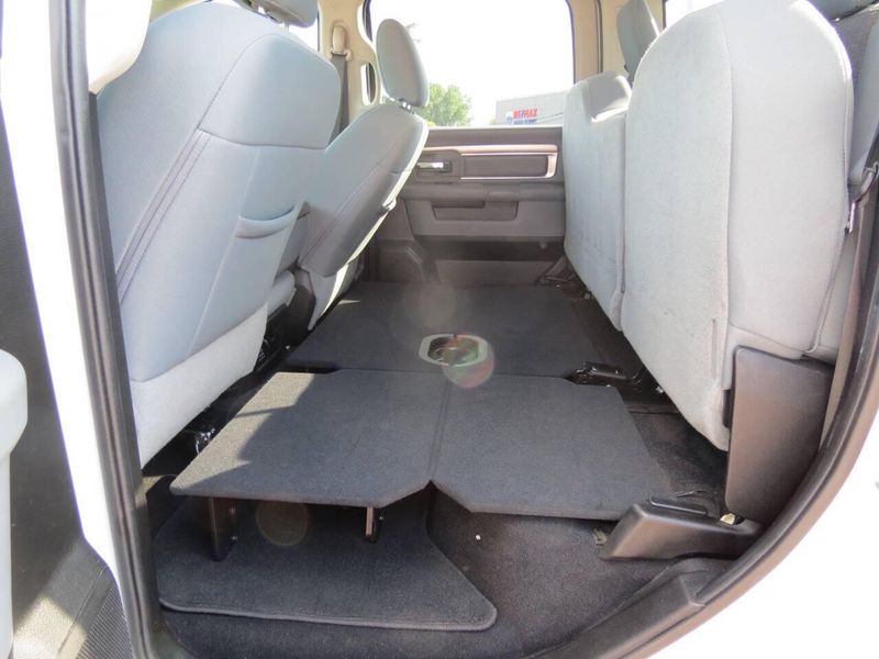 Used 2019 RAM 1500 Classic SLT 4x4 4dr Crew Cab 5.5 ft. SB PickupImage 32