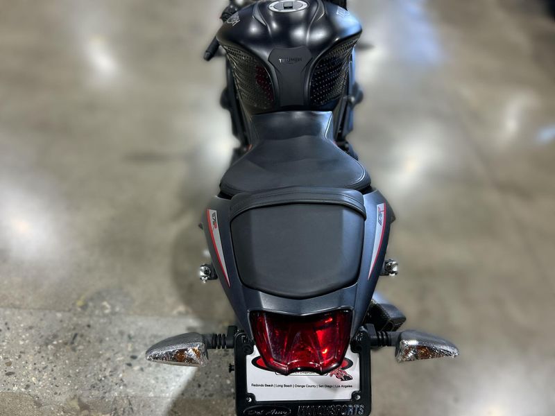 2017 Triumph DAYTONA 675 R Image 13