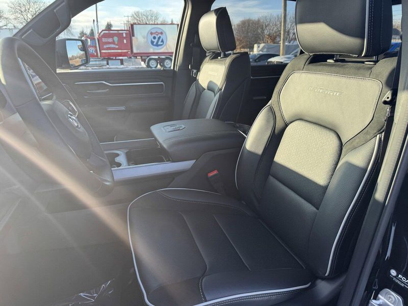 2025 RAM 1500 LaramieImage 10