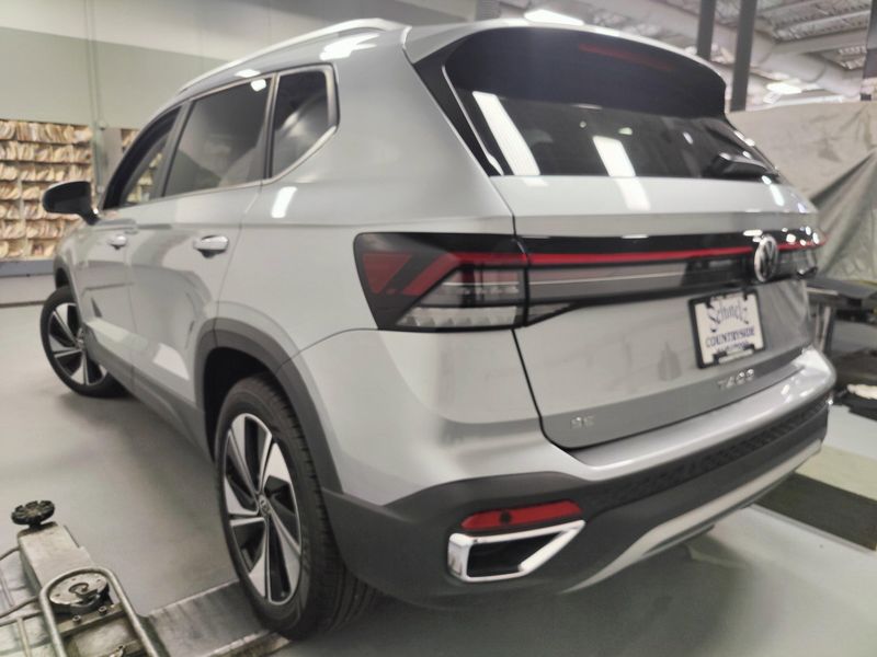Used 2025 Volkswagen Taos SE 4-Motion AWDImage 9