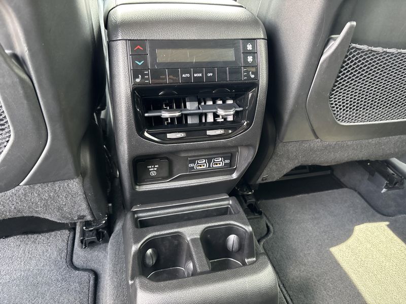 Used 2022 Jeep Grand Cherokee L LimitedImage 25