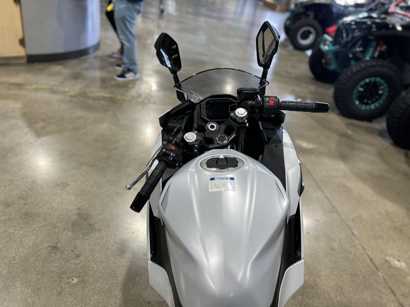 Used 2025 Kawasaki NINJA 500 ABS Image 4